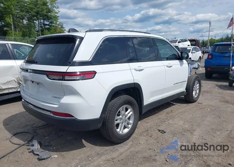2022 Jeep Grand Cherokee Laredo 4X4 из США, поврежденный, VIN 1C4RJHAG7N8633554